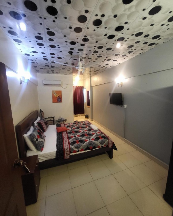 Hotel Rooms DHA image 3