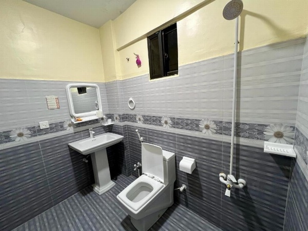 Hotel Rooms DHA image 4